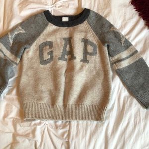 Gap sweater